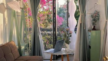 Iron/ironing board, free WiFi, bed sheets