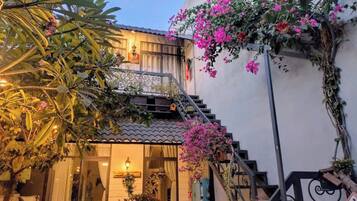 Fachada de la propiedad