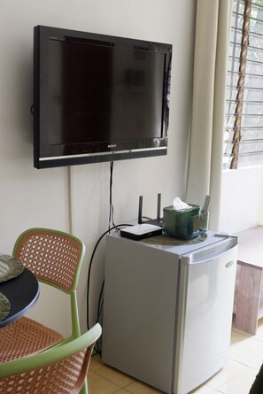Interior - Best Value Studio Room in Dumaguete City for 2 w/ Wifi and Netflix - Villa Solaj (Dumaguete City)