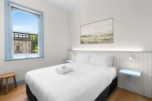 Iron/ironing board, WiFi, bed sheets - The Surrey Redfern 6 (Redfern)