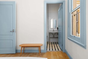 Interior - The Surrey Redfern 3 (Redfern)