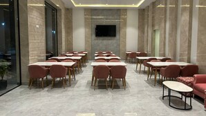 Dining - Mastiff Select Aparajita (Danta Ramgarh)