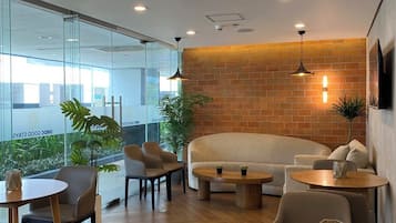 Standard Apartment | Dining