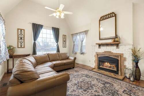 Storybook Cottage in the heart of Nampa