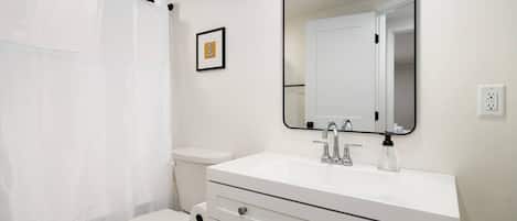 Apartment, Non Smoking | Bathroom
