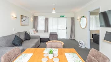 Apartment, 1 Bedroom, Patio, Garden View | Interior