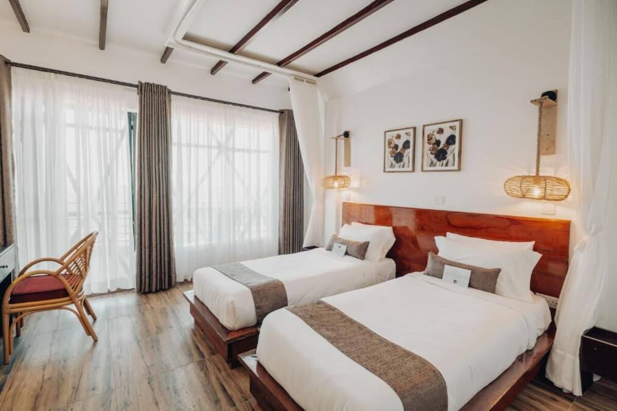 Deluxe Double Room, Balcony, Valley View | Meja, seterika/papan seterika, Wi-fi percuma