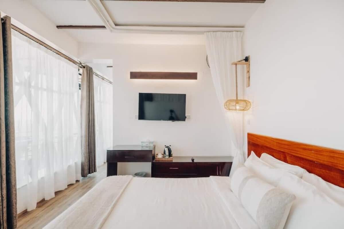 Standard Double Room, Balcony, Valley View | Meja, seterika/papan seterika, Wi-fi percuma