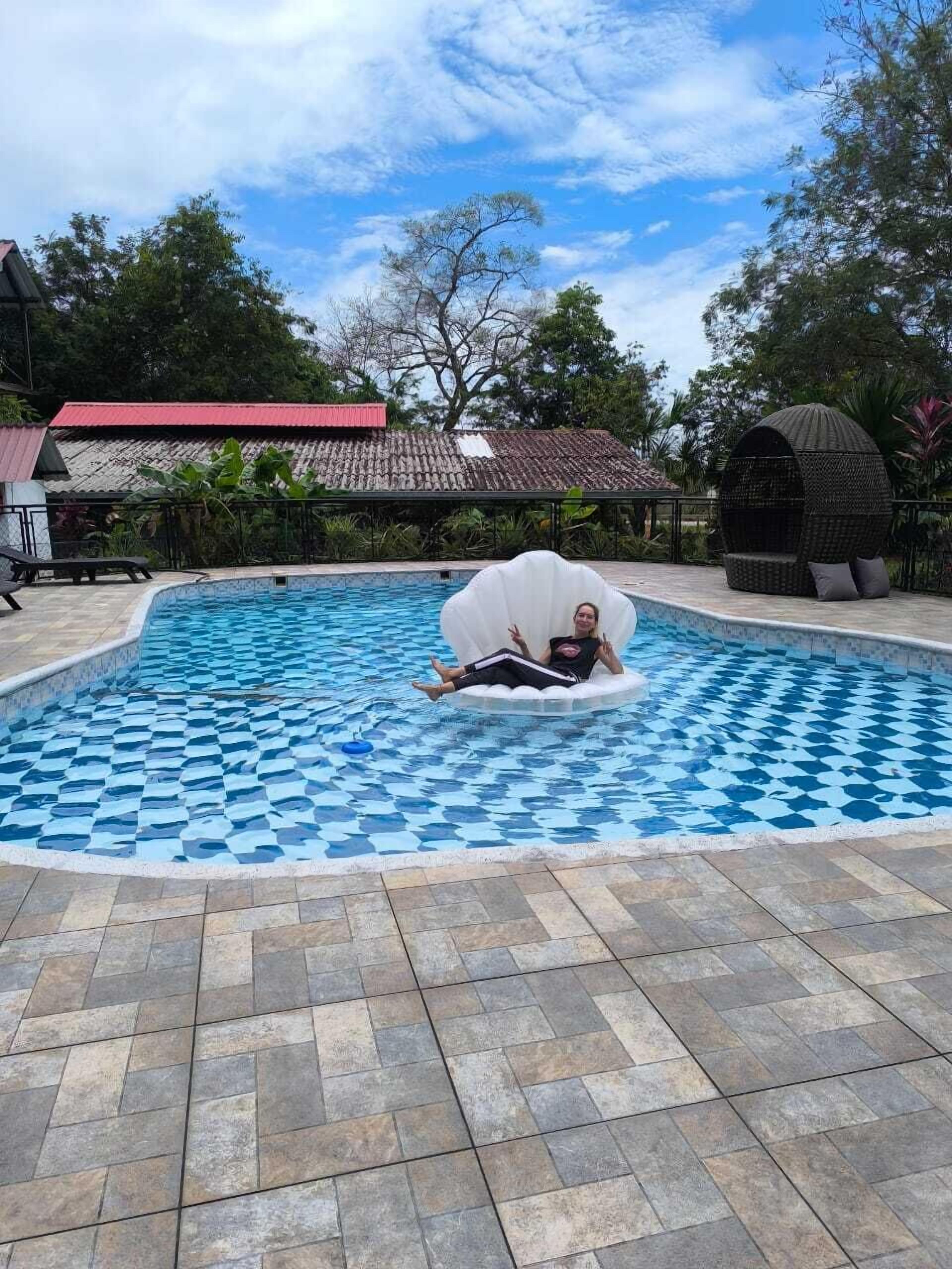 Exclusive-hytte - flere soveværelser - udsigt til have | Opholdsområde