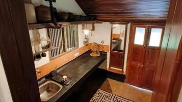 Family Room, Air conditioning | Interior