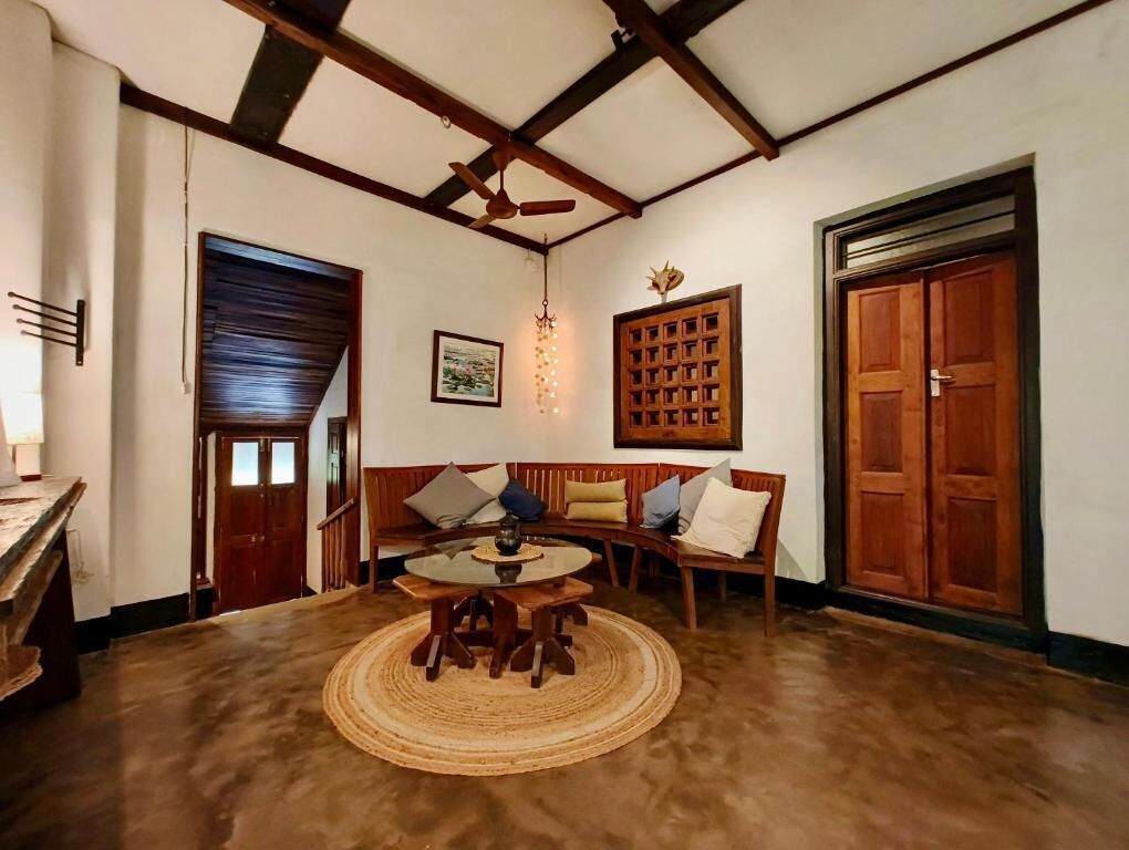 Family Room, Air conditioning | Interior