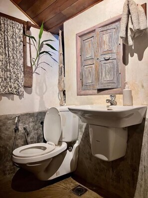 Superior Chalet, Garden View | Bathroom - Svarna (Udupi)