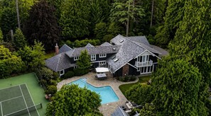 Exterior - World Cup 2026 Luxury Estate, West Van,  Pool, Tennis Court, Theatre, Gym (West Vancouver)