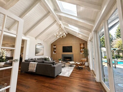 World Cup 2026 Luxury Estate, West Van,  Pool, Tennis Court, Theatre, Gym