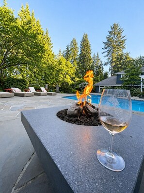 Terrace/patio - World Cup 2026 Luxury Estate, West Van,  Pool, Tennis Court, Theatre, Gym (West Vancouver)