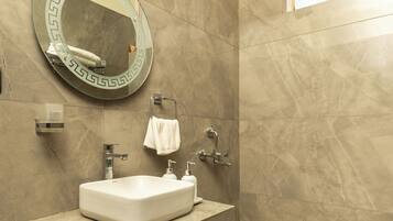 Towels, soap, shampoo, toilet paper