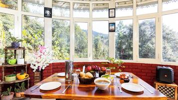 Comfort Double Room, Balcony, Hill View | Dining
