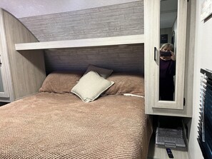 1 bedroom, WiFi, bed sheets - 4 miles from lake James State Park. Enjoy this brand new camper on private lot. (Nebo)