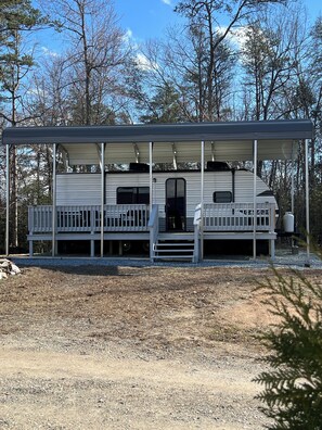 Exterior - 4 miles from lake James State Park. Enjoy this brand new camper on private lot. (Nebo)