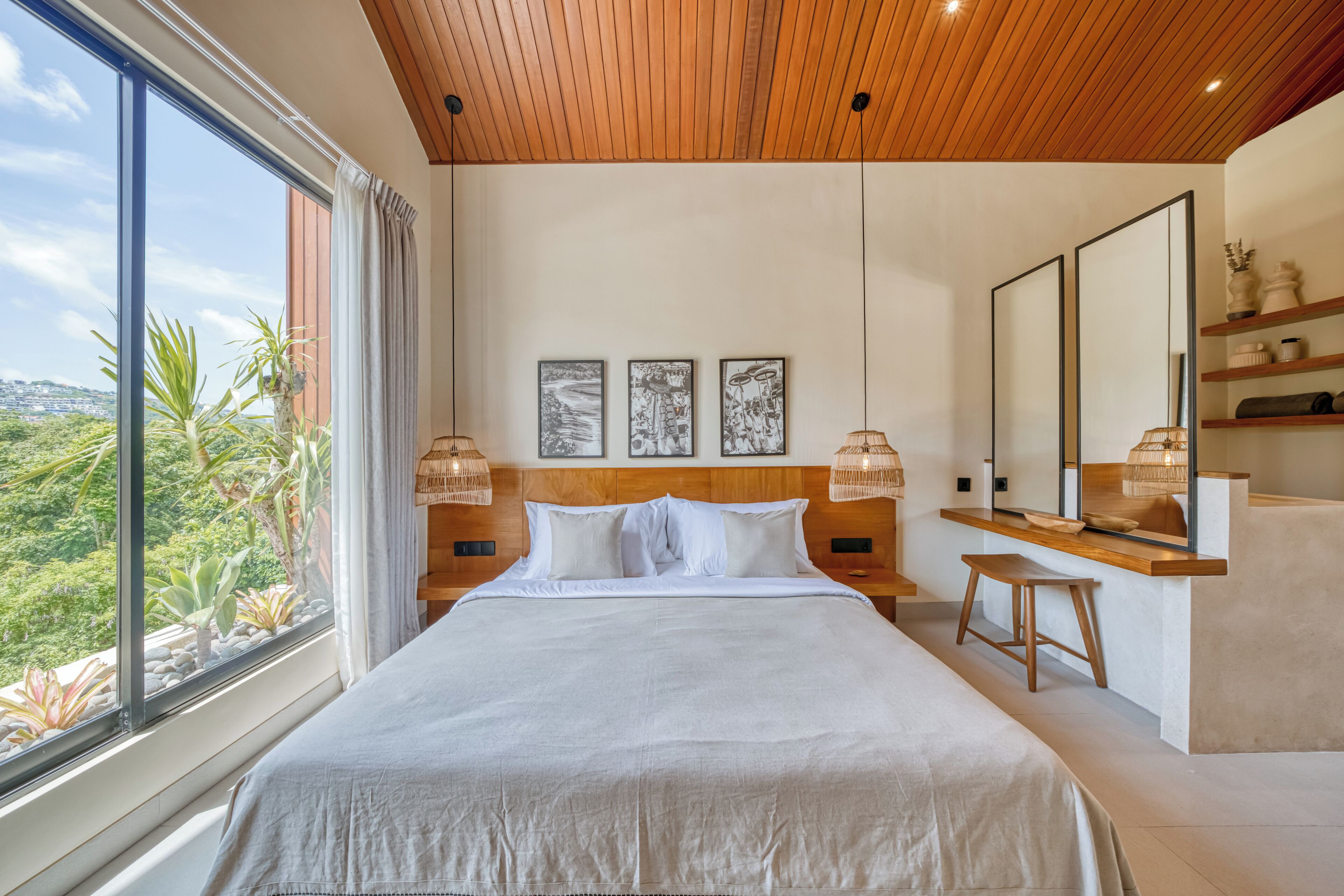 Iron/ironing board, free WiFi