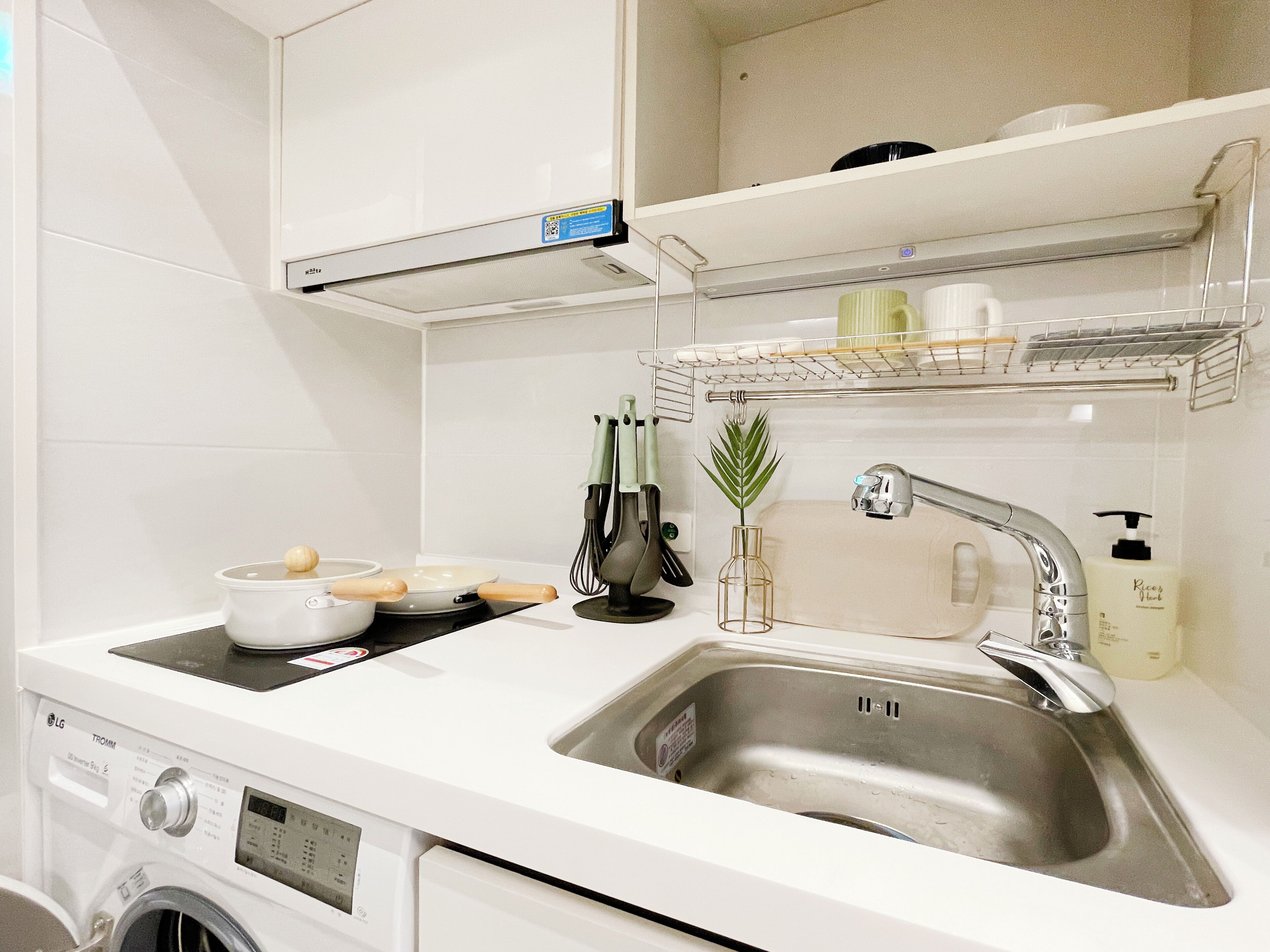 大型雪櫃/冰箱、微波爐、爐具、廚房用具/餐具/器皿