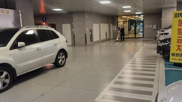 المنطقة المحيطة بالمنشأة