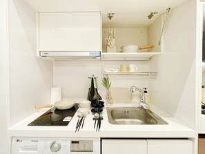 大冰箱、微波炉、炉灶、厨具/餐具