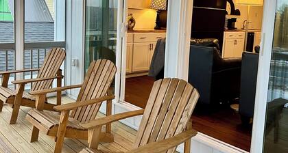 Harbor Lights Retreat in Oswego NY, Across from Lake Ontario/ Wrights Landing