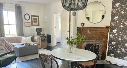 The Porch Parlor-Historic Oakwood, walkable, Pets