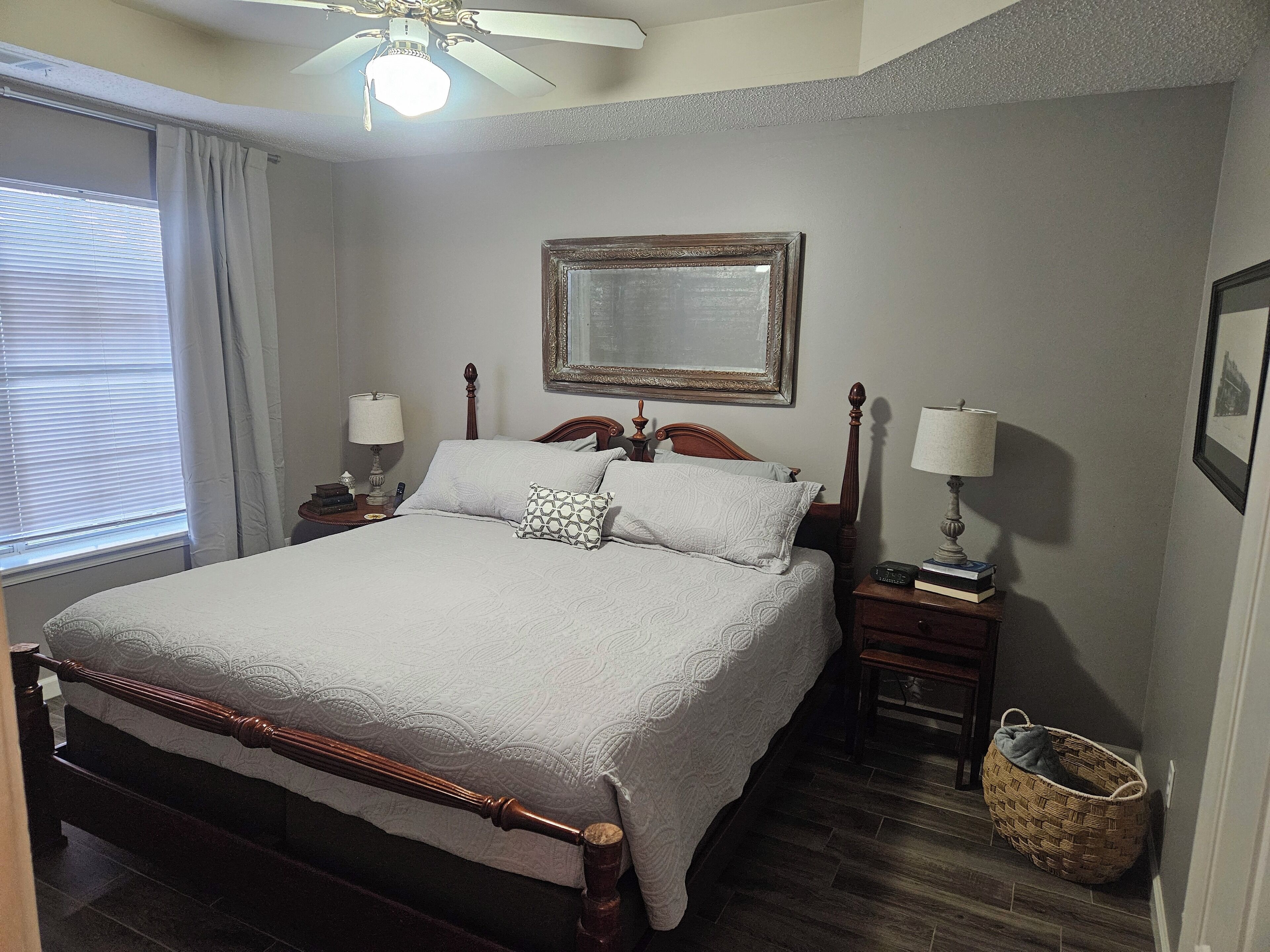 3 bedrooms, desk, iron/ironing board, free WiFi