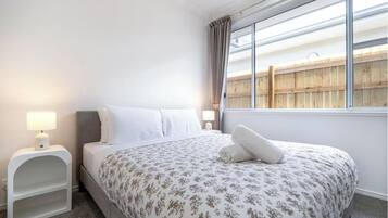 Iron/ironing board, WiFi, bed sheets