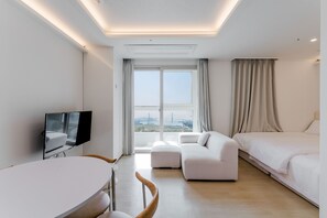 Chambre Double Standard, non-fumeurs, vue océan | Rideaux occultants, fer et planche à repasser, Wi-Fi gratuit