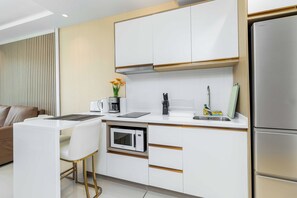 Private kitchen - City1BR Condo Pool Gym C261 (Wichit)