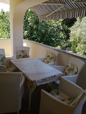 Apartment | Outdoor dining - Apartment Marina - Two Bedroom Apartment With Terace (Punat)