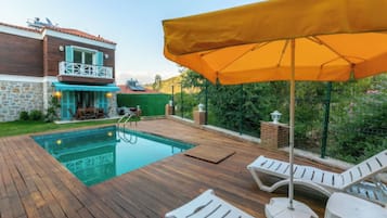 Außenpool (je nach Saison geöffnet)