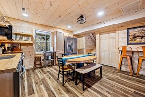 Dining - Private 10-Hole Mini Golf, Bowling, Game Room, Arcade, Hot Tub, Playground (Sevierville)