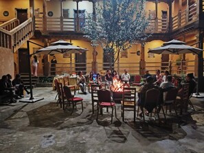 Outdoor dining - Paro Eco-Nest Resort (Paro)