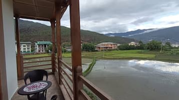 Habitación doble Deluxe, balcón, vista a la montaña | Áreas de la propiedad