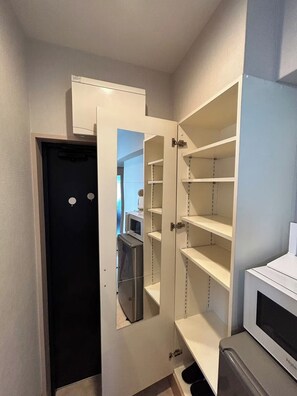 Deluxe Room, City View | Interior - IKIRA Apartment Hotel (Tokyo)