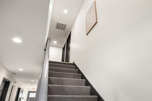 Interior - The Silo 6 - Modern Abode (Morton)