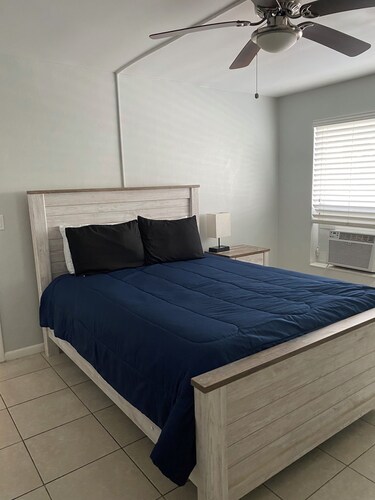 Cozy 1-bedroom apartment in charming Boynton Beach with AC