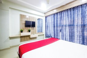 Deluxe Room, City View | Desk, free WiFi - Hotel Sun Shine (Ahmedabad)