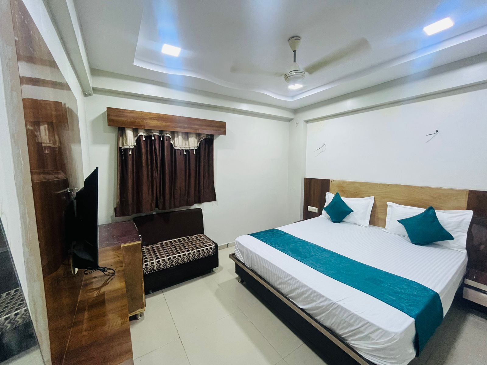 华丽客房, 城市景观 | 办公桌、免费 WiFi