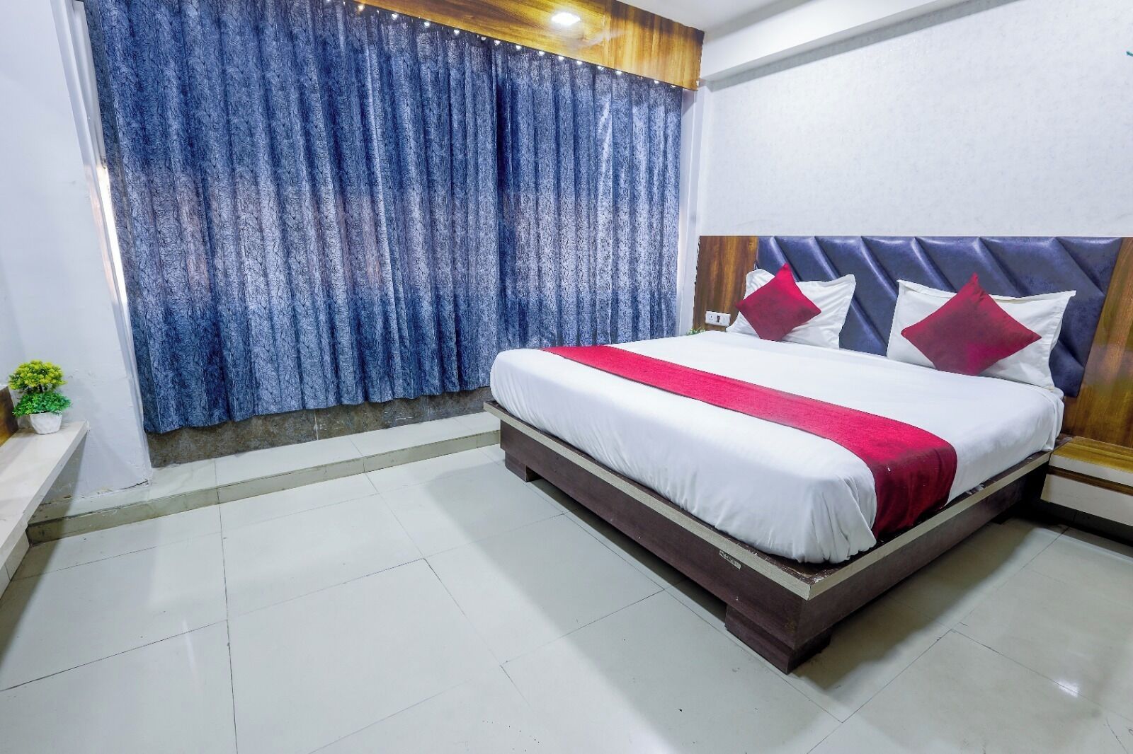 Habitación Deluxe, vistas a la ciudad | Escritorio y wifi gratis