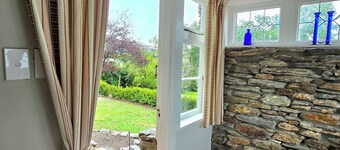 Historic Miner's Cottage - Self Contained