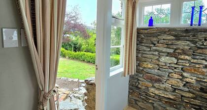 Historic Miner's Cottage - Self Contained