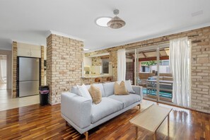 House | 3 bedrooms - Rest Ease A Sepal Stay (Perth)