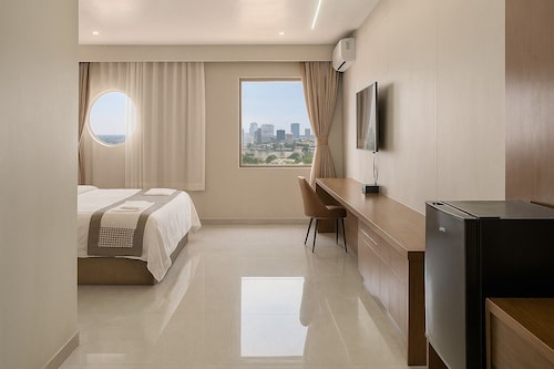 JUN YUE VI Lagos hotel