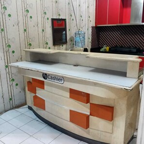 Interior - OYO 95100 Omega Centerpoint (Bekasi)