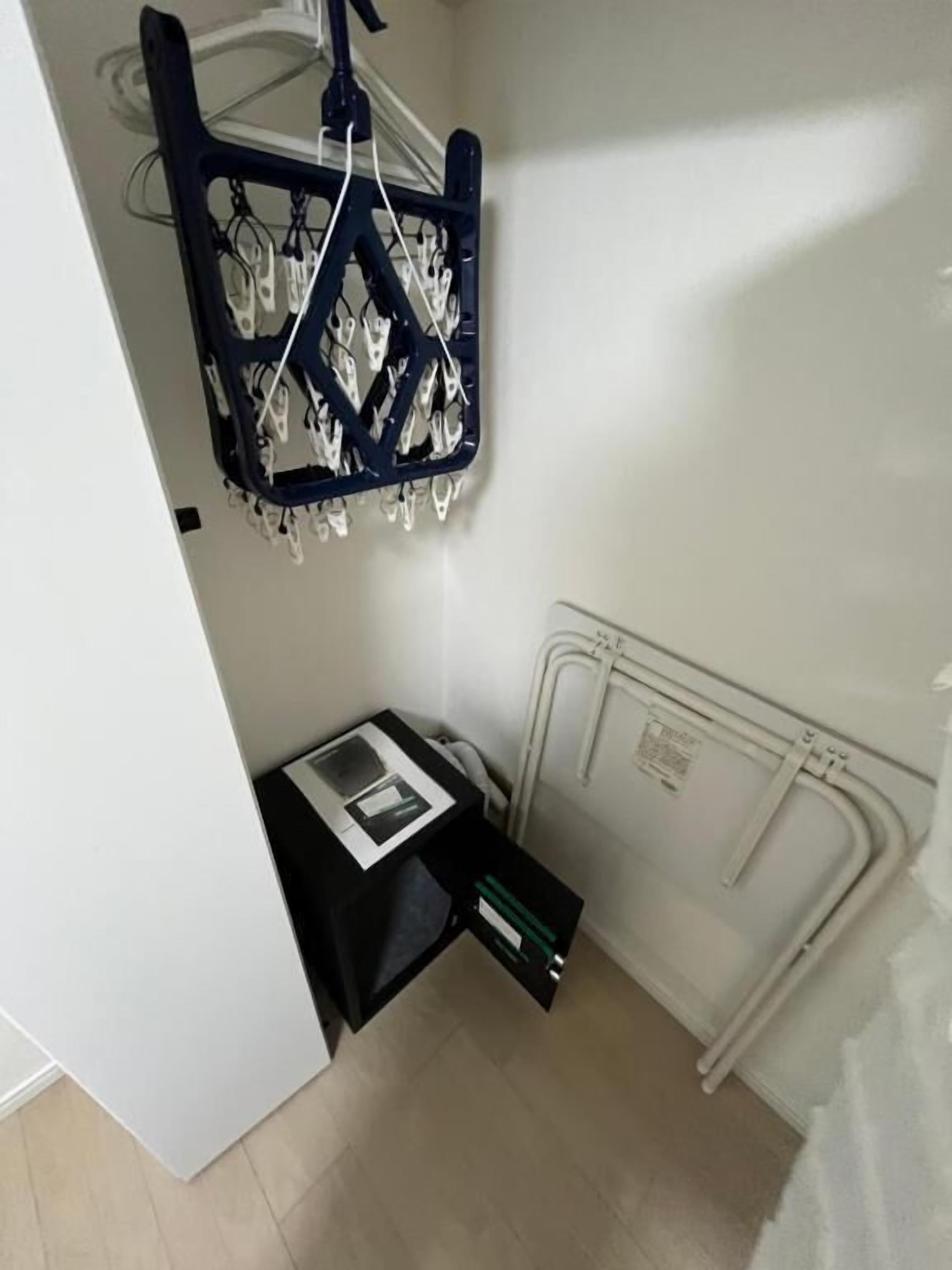 Twin Room, 2 Twin Beds, Lanai, City View | Interior